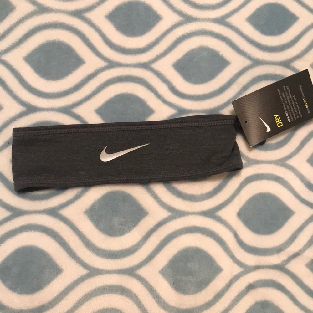NWT Nike Headband